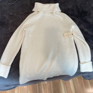 NWT St John’s Bay Quality Apparel S white sweater